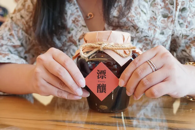 自己釀造自己的專屬醬油。S.H.攝