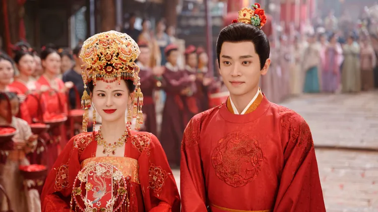 丞磊和黃日瑩相當可愛，丞磊有點小心笨拙的吻，讓導演都忍不住說：「你們是幼稚園的接吻嗎？」iQIYI國際站提供