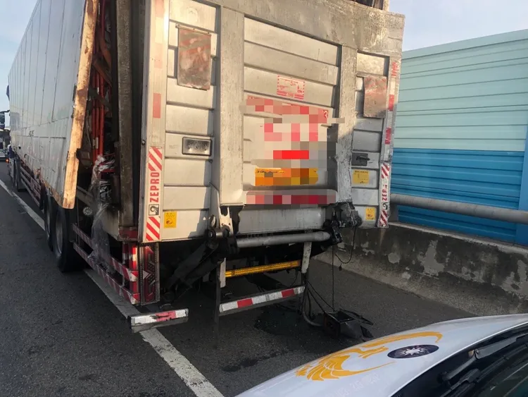 這起事故共有2大1小共3車追撞，造成1死1傷。民眾提供