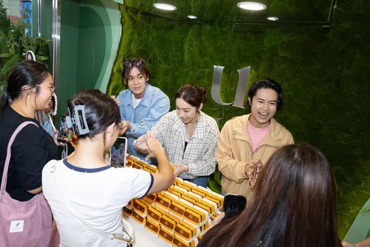 告五人行程滿檔，排除萬難擠一天留給哈瓜。相信音樂提供