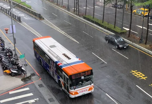 新北市凱米警報解除　駕駛注意！「紅黃線停車」明上午7時前駛離否則開罰