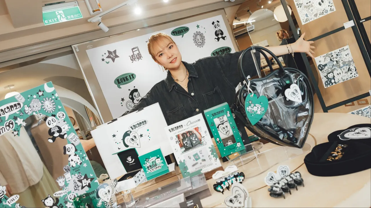 vacanza與日本人氣藝術家Chocomoo推出聯名飾品。品牌提供