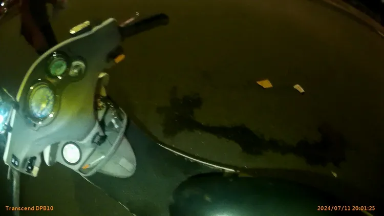 警方在杜男機車上找到針筒、毒品海洛因。警方提供