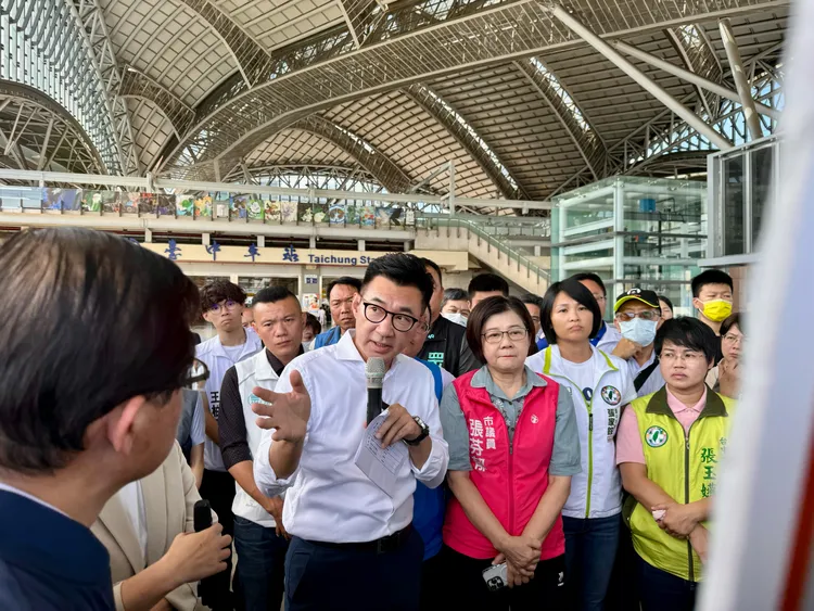 江啟臣說，台中每一條捷運規劃都承載了上百萬人的使用需求，中央地方都應全力支持。江啟臣提供