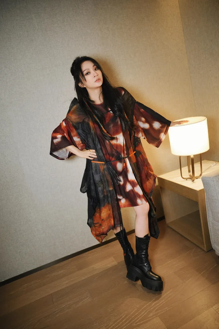 詹雯婷憶大學時期的愛情。亞神音樂提供