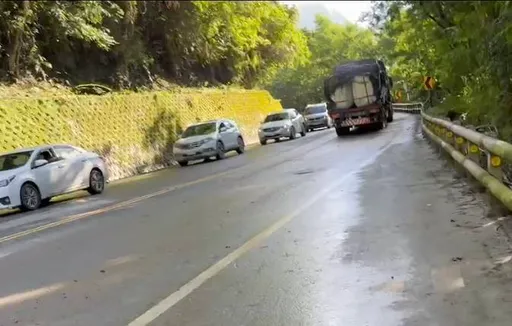 蘇花公路崇德段深夜土石流!38車一度受困匯德隧道 今午全線搶通