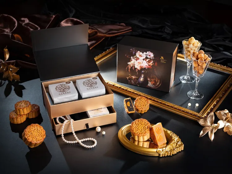 台北萬豪酒店「詠月璀璨」廣式手工月餅禮盒。業者提供
