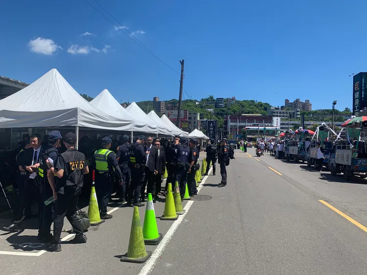 警方不敢大意也動員700名警力到場。記者葉先鵬攝影