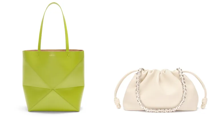 LOEWE Puzzle Fold開心果綠小牛皮托特包（左）6萬3000元、Flamenco Purse 米白色納帕小羊皮中款肩背包（右）11萬8000元。品牌提供