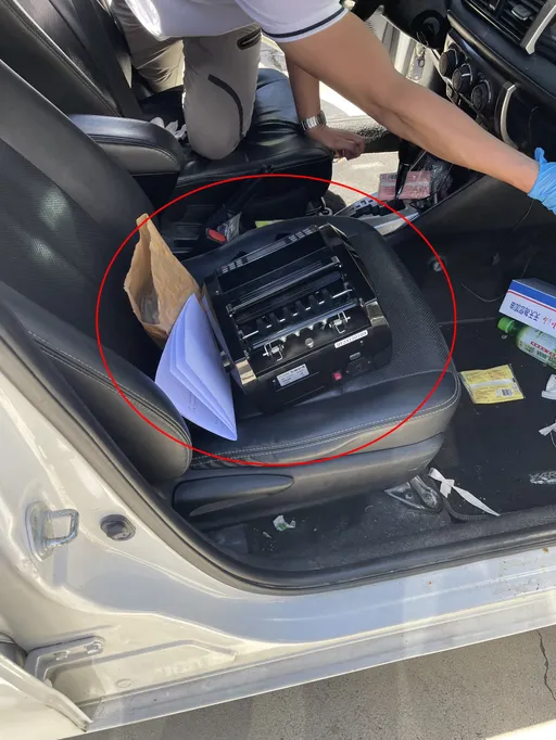 新北男第一次當車手就被逮!報酬僅1000元 車上還放點鈔機