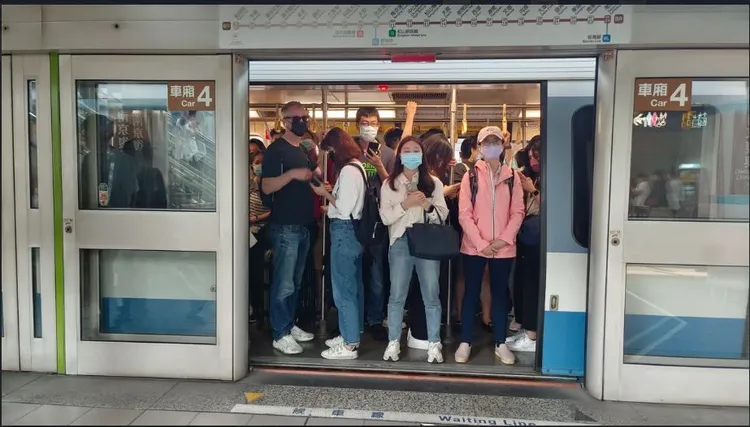 捷運文湖線南港展覽館站至忠孝復興站正常營運。資料照