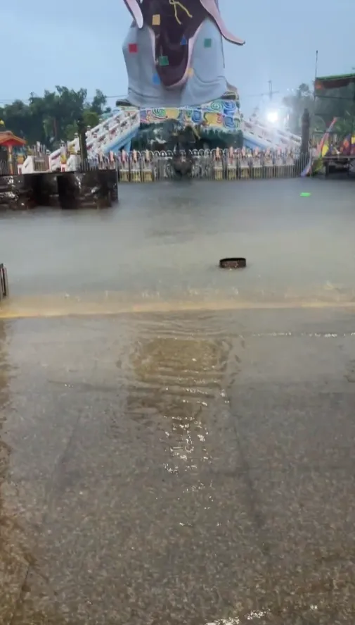 寺廟內嚴重積水。翻攝旗尾五龍山鳳山寺