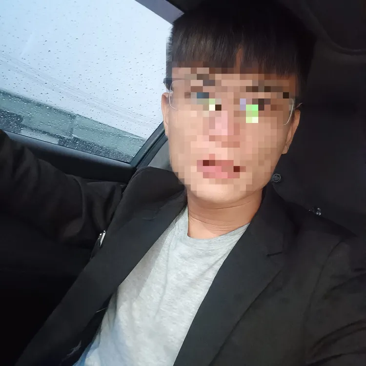 昨天被警方帶回的27歲張姓男子，警方證實他「搭過」第二部車，但尚未與槍擊案建立起連結。翻攝照片