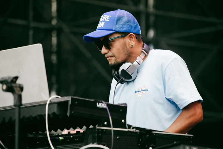 張震嶽化身DJ Orange打頭陣。本色音樂提供