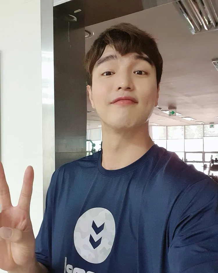 金鐘奎身高206公分，曾是韓國當家中鋒。翻攝金鐘奎IG