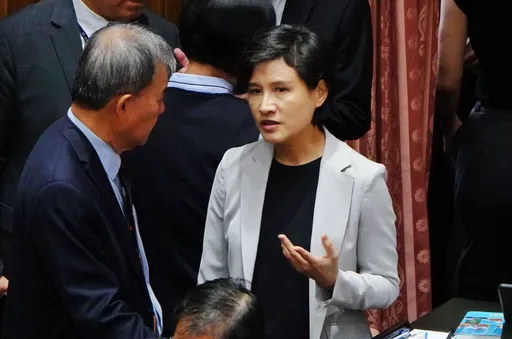 中國扣押我漁船!鄭麗君呼籲「盡速放船、放人」