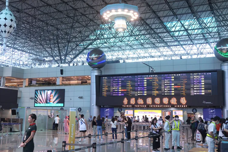 觀光署來台旅客目標已下修1000萬人次，但近期桃園機場來台旅客仍不多。彭欣偉攝
