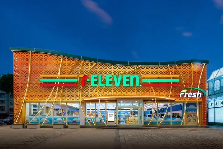 7-11首府門市外觀以鏤空窗花為設計特色。統一企業提供