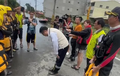 颱風過後雨勢歇政治口水卻狂噴　黃偉哲不忍了！　數據反擊「天龍國」觀點