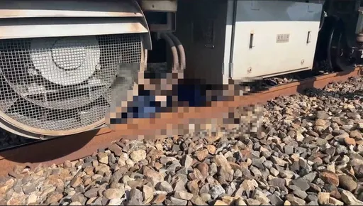 機車硬闖平交道！台鐵區間車急煞不住　騎士慘死輪下