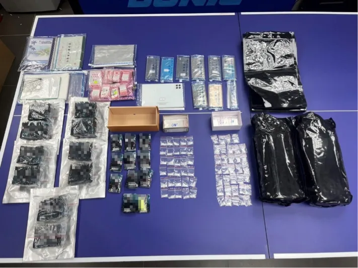 警方查獲大量毒品咖啡包。警方提供