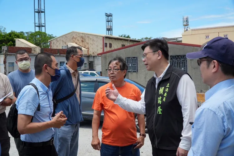 立委賴瑞隆爭取中央預算改善旗津大潮積淹水問題。賴瑞隆服務處提供