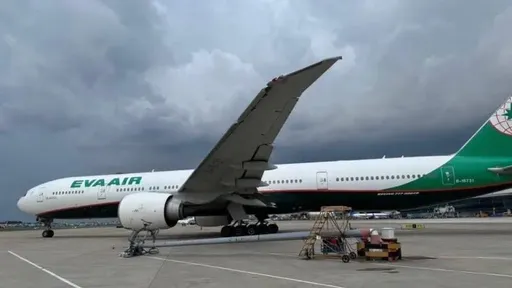 長榮客機「誤滑」撞機場燈柱！急派機赴越南接回旅客