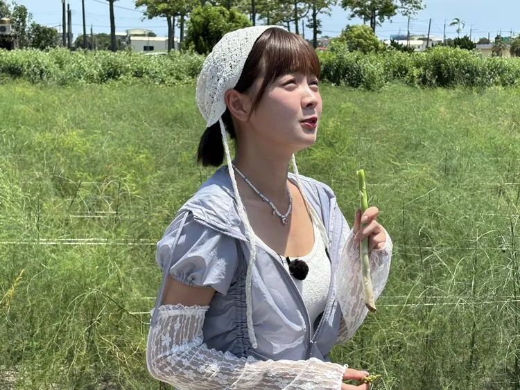 籃籃吃完蘆筍，跳起熱舞。民視提供