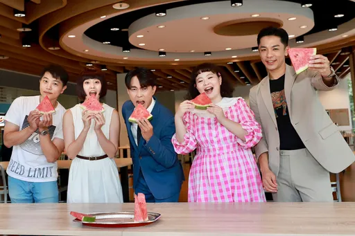 8點檔酷曬中拍攝 演員吃西瓜比賽冠軍竟是他