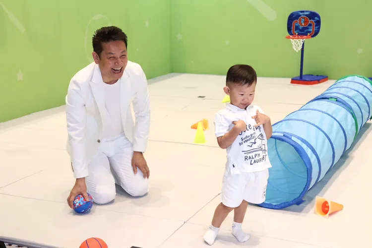 夢果超黏爺爺徐乃麟。莊宗達攝