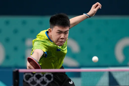 巴黎奥运｜师父庄智渊盯场！19岁高承睿首战夺胜　挺进32强