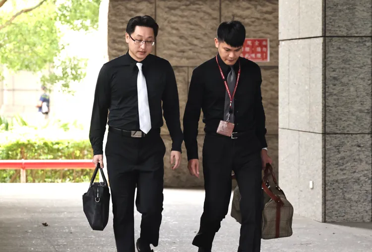 主任檢察官呂象吾(左)和檢察官陳嘉義。讀者提供