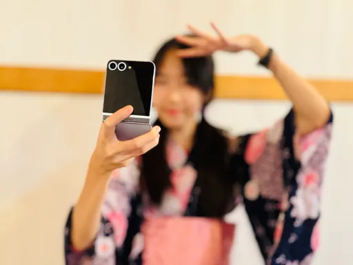 開箱|Galaxy Z Flip6 AI功能與升級亮點 小巧樂趣無限