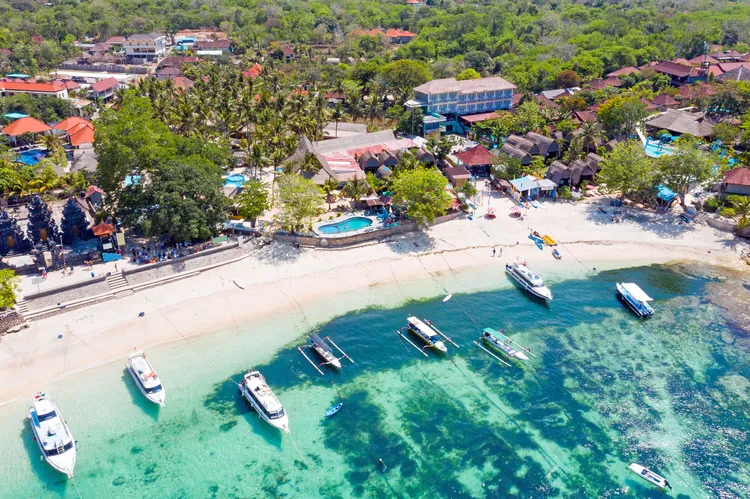 可樂旅遊幣集滿10枚即可折抵，還可搭配優惠代碼使用。機票訂了就出發峇里島。業者提供