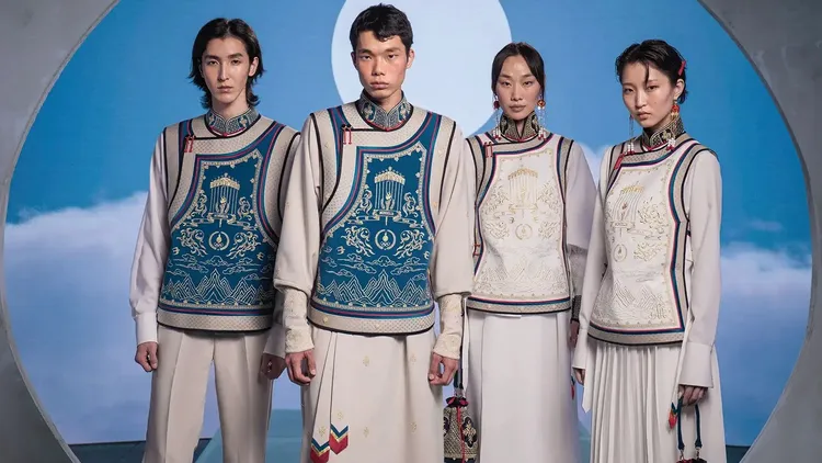 以傳統文化為主軸的蒙古隊服也在此次富比世排名上榜，大批網友湧進官方帳號，給予超高評價，並評為今年最美奧運代表隊。翻攝自BBC