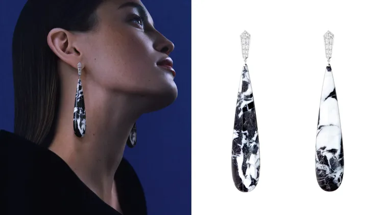 「浮冰」Grand Antique大理石鑲嵌搭配密釘鑲嵌鑽石垂墜風耳環，白金材質，由工匠費時110小時製成。品牌提供