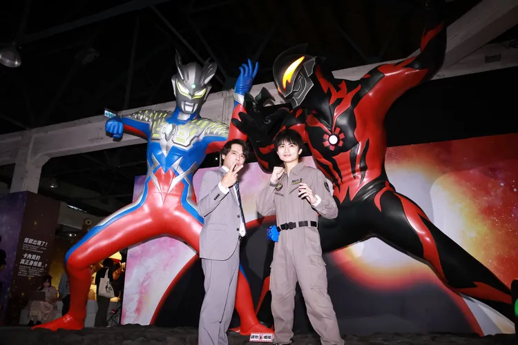 小澤雄太（左）、平野宏周對台灣的展覽豐富度嘖嘖稱奇。攝影中心攝