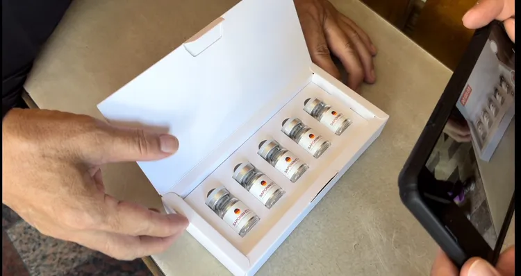 院方拿出人蔘皂甙，表示是食品非藥品，且從國外合法取得，沒有問題。莊曜聰攝