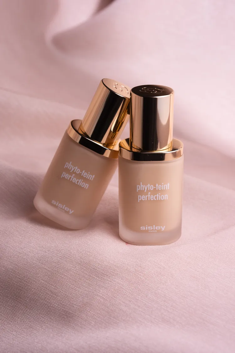 Sisley夏日底妝推薦完美持久植物粉底液，30ml／3400元。品牌提供