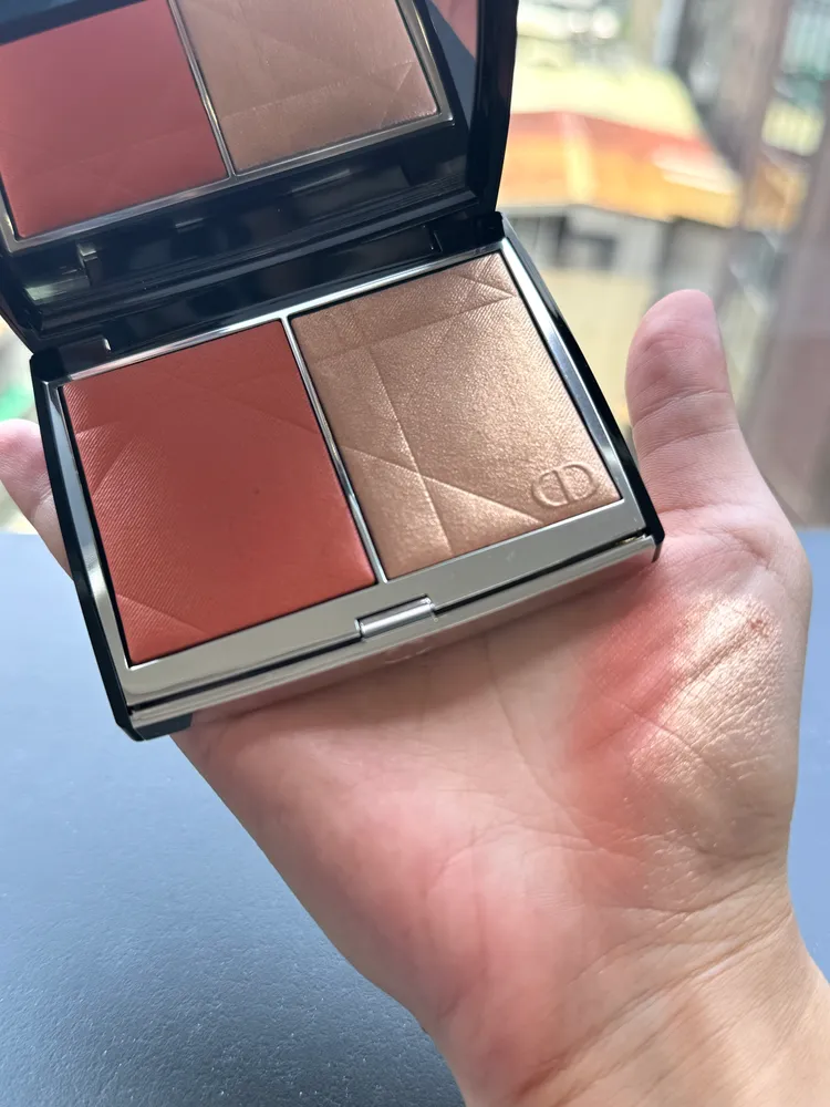 Dior超完美雙色頰彩盤#257。張家玲攝