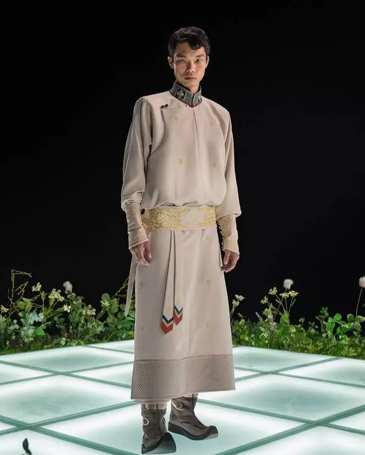 蒙古奧運進場服很有特色。 翻攝michelamazonka  IG 