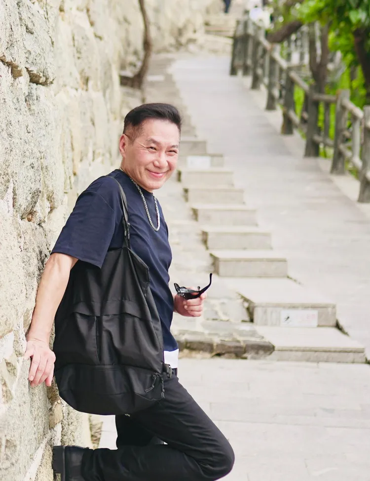 文章頂著40度高溫，開心征服長城，留下珍貴照片。翰森娛樂提供