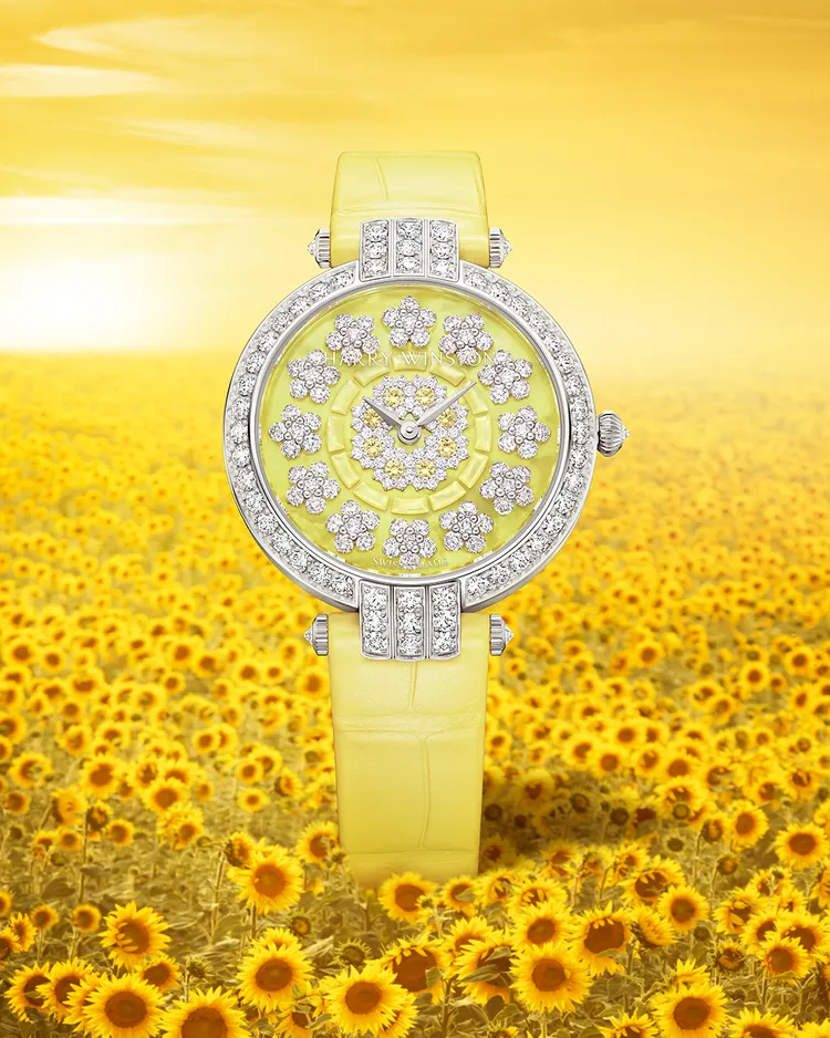 海瑞溫斯頓卓時Premier系列Sunflower腕錶，36mm，18K白金錶殼，18K金、黃色珍珠母貝、黃色蛋面型切工珍珠母貝錶盤，黃色珍珠亮面鱷魚皮錶帶，Caliber HW2008自動上鍊機芯，動力儲存72小時，防水深度30米，限量30只。品牌提供
