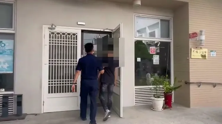 黃姓屁孩今日到案。翻攝畫面