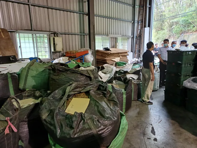 查獲的菸絲重量超過10公噸，相當驚人。圖／翻攝照片