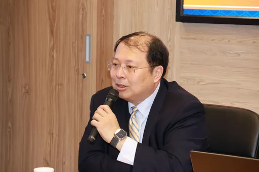 洪申翰要台馬海纜納關鍵基礎設施!數發部嗆「17個月沒答案很正常」