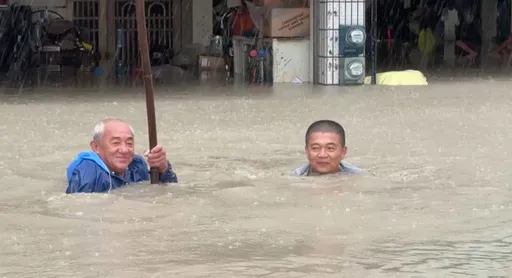 凱米豪雨狂下!台南關廟民宅水淹快比人高 住戶嘆「比莫拉克嚴重」