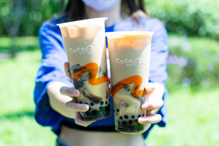 「奶茶三兄弟」一次可吃到布丁、仙草和珍珠。CoCo提供