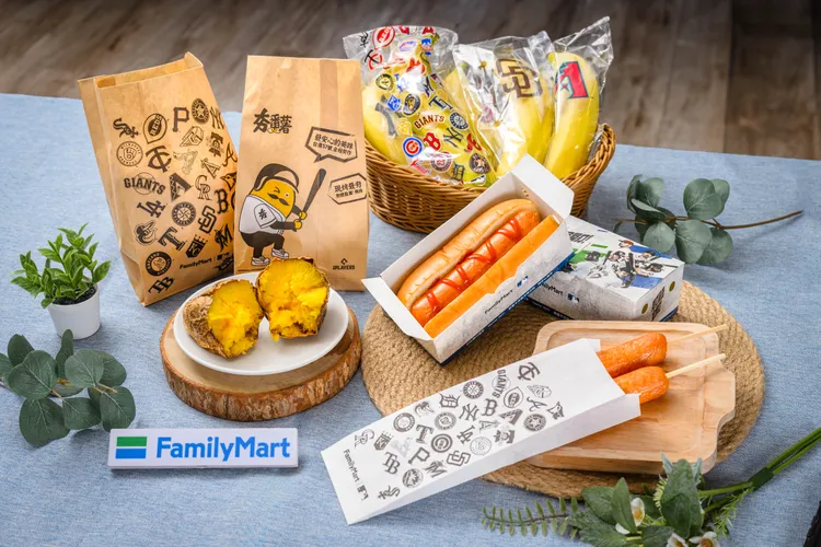 「全家」將六大球星搬進「全家」為活動設計視覺，並將熟食區與大蕉點大號香蕉換上MLB限定包裝。全家提供