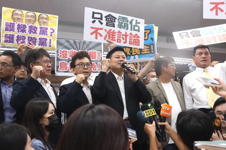 立法院內政委員會今再次爆發衝突，內政委員會遭到停擺。記者彭欣偉攝